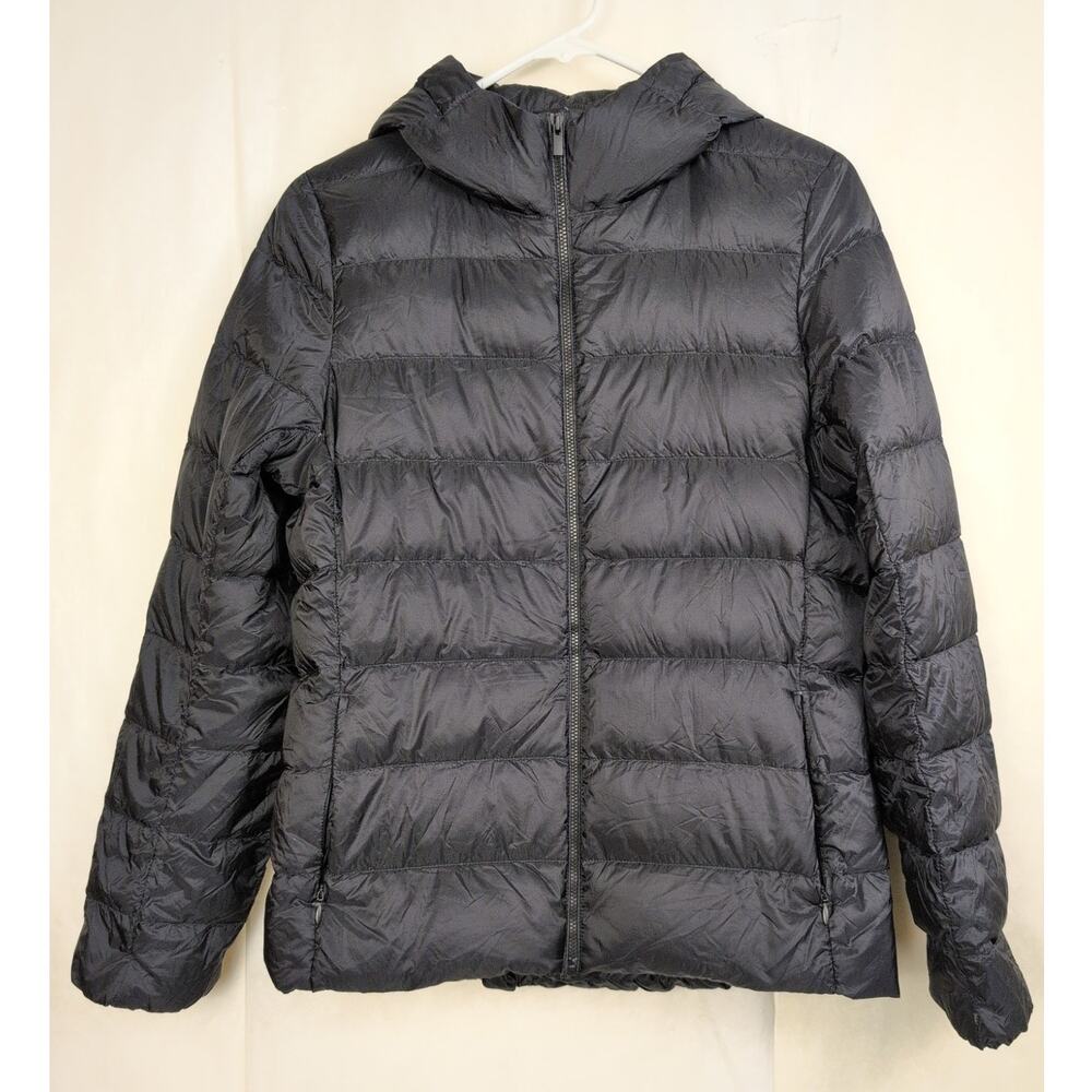 Uniqlo down filled hooded puffer coat ultra light weight Size S Black Packable
